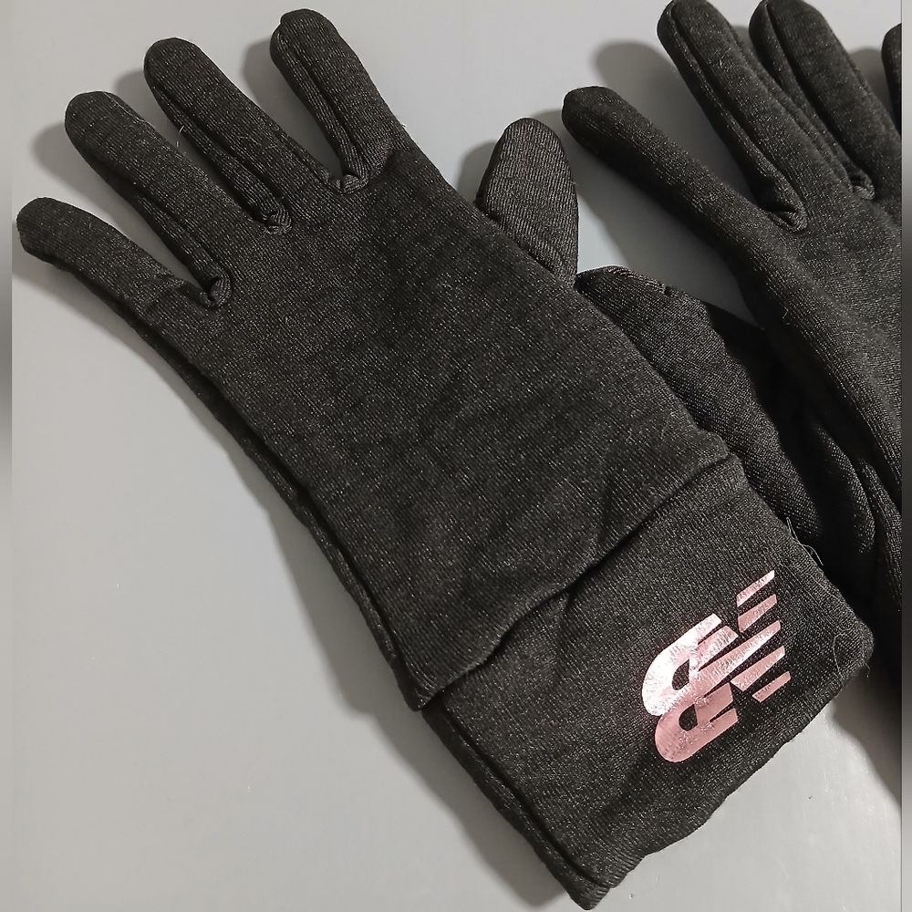 New Balance Black Gloves - Picture 2 of 5
